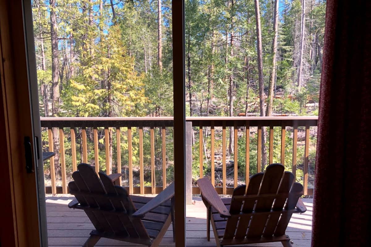 kay's nest | hypo-allergenic bedding, pillow-top beds, in-room safe