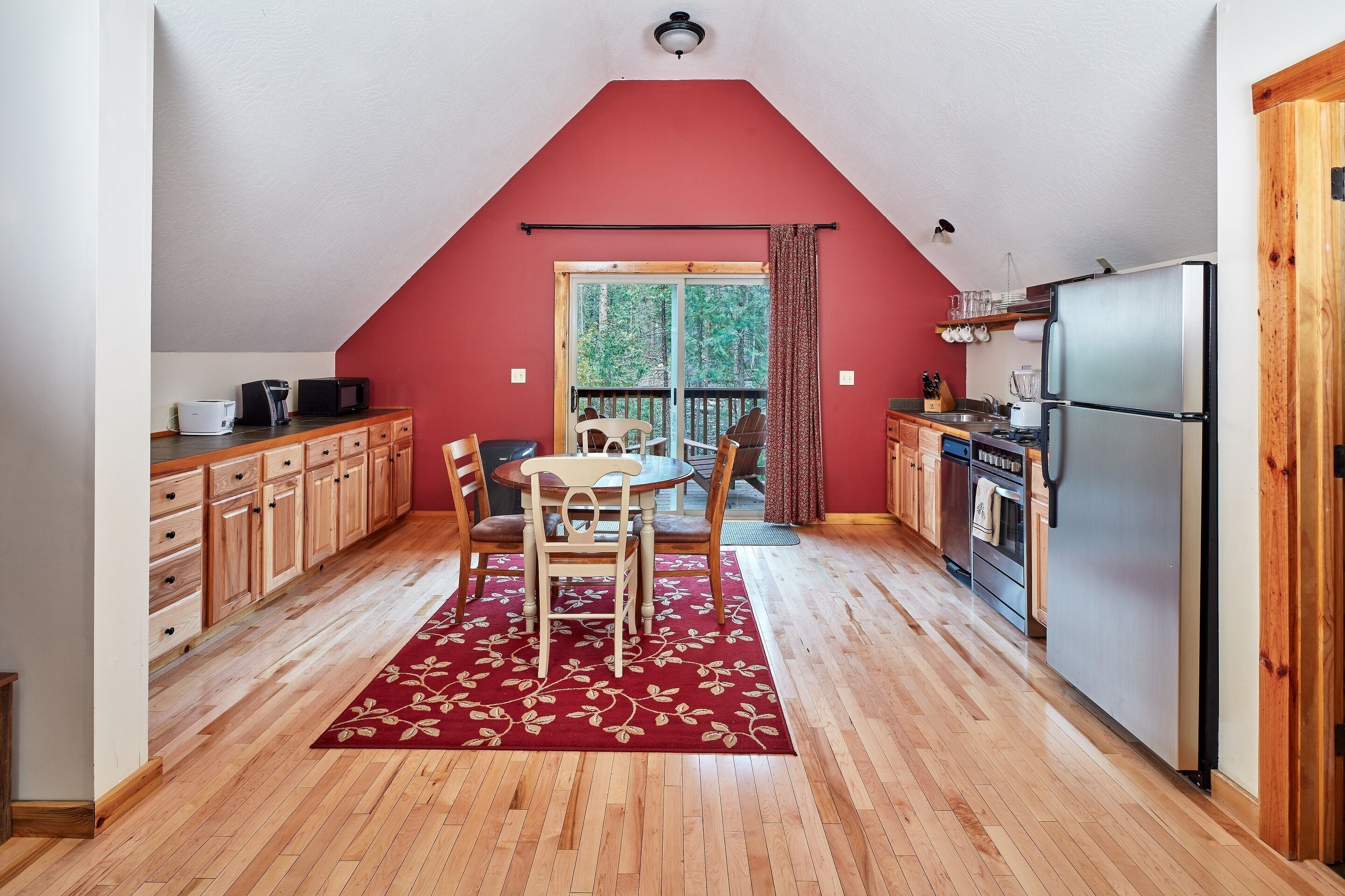 防过敏的被褥、加厚床垫、客房内保险箱、熨  斗/熨衣板