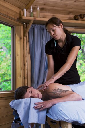 Aromatherapy, hot stone massages, deep-tissue massages, Swedish massages - Evergreen Lodge Yosemite (Groveland)