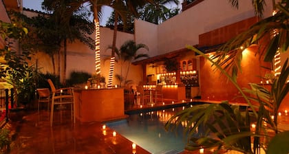 Hotel Mercurio - Caters to Gay Men