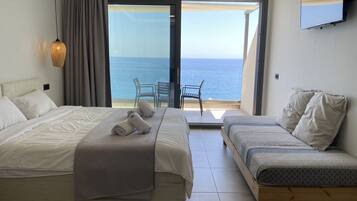 Laptop workspace, free WiFi, bed sheets