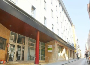 Property entrance - Residencia Universitaria Resa Blas de Otero (Bilbao)