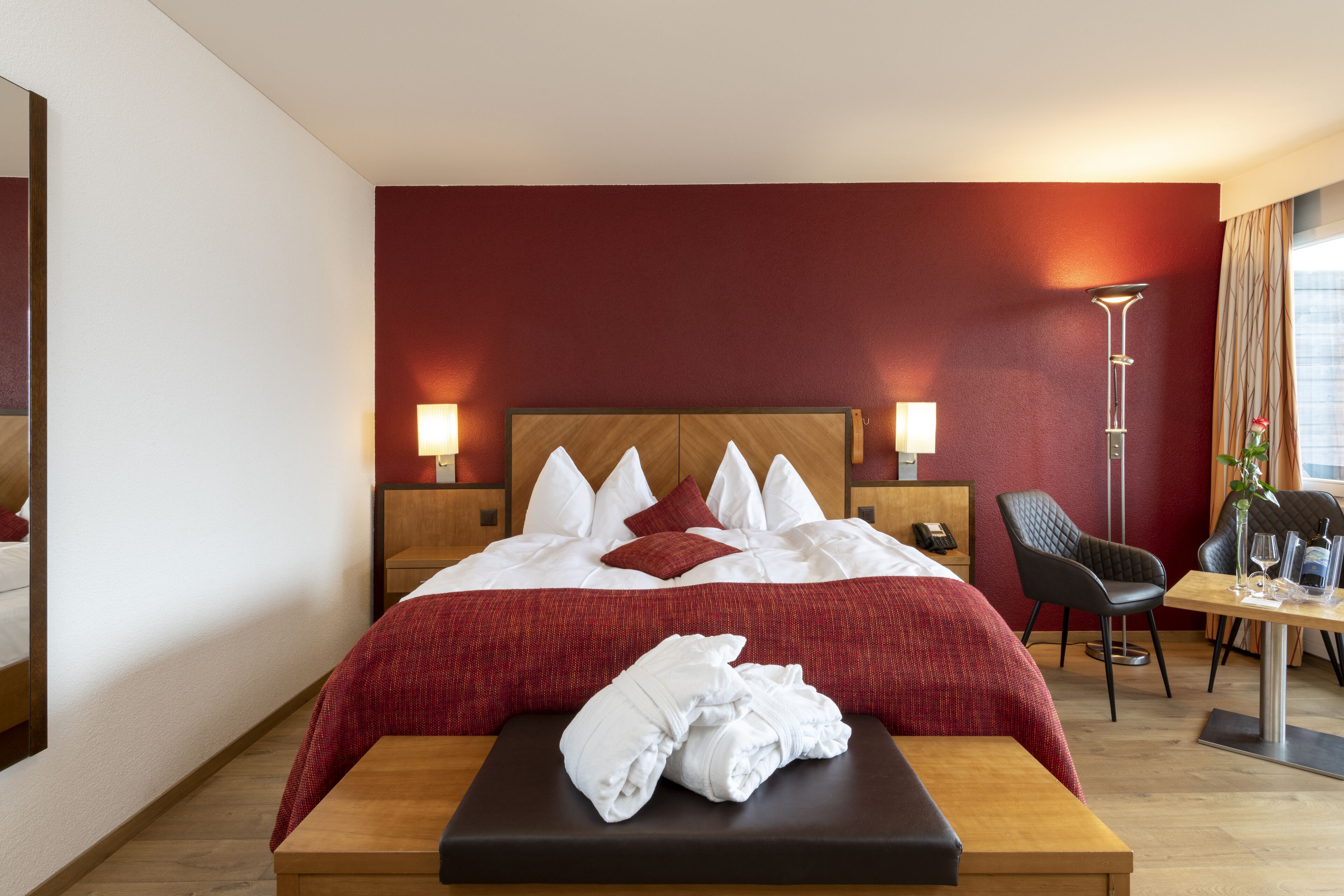 Quarto superior, sacada, vista para o lago | Cofres nos quartos, camas extras/dobráveis (sobretaxa)