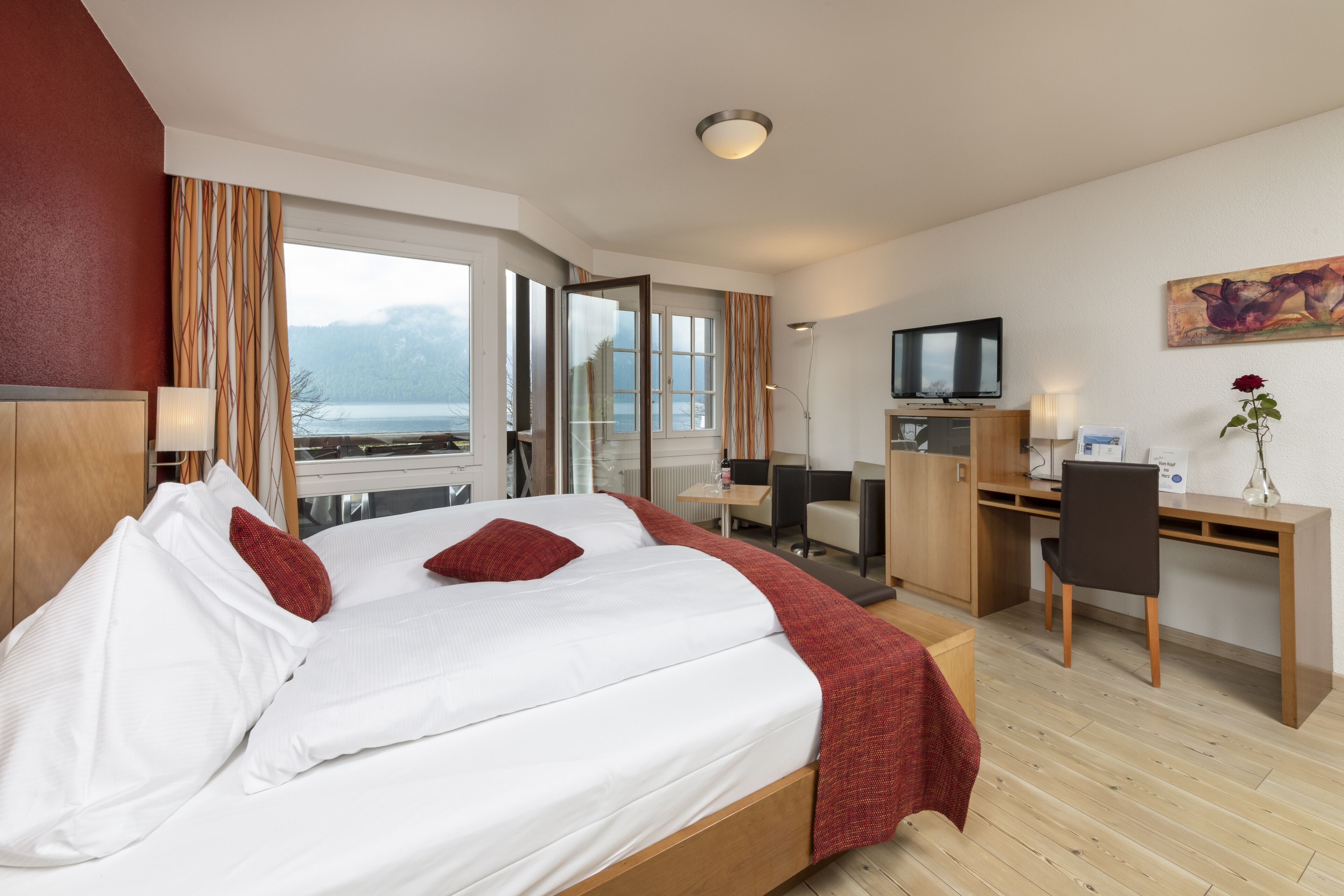 junior suite | in-room safe, rollaway beds, free wifi, bed sheets