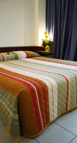 Apto Standard Casal | Minibar, desk, blackout curtains, free WiFi