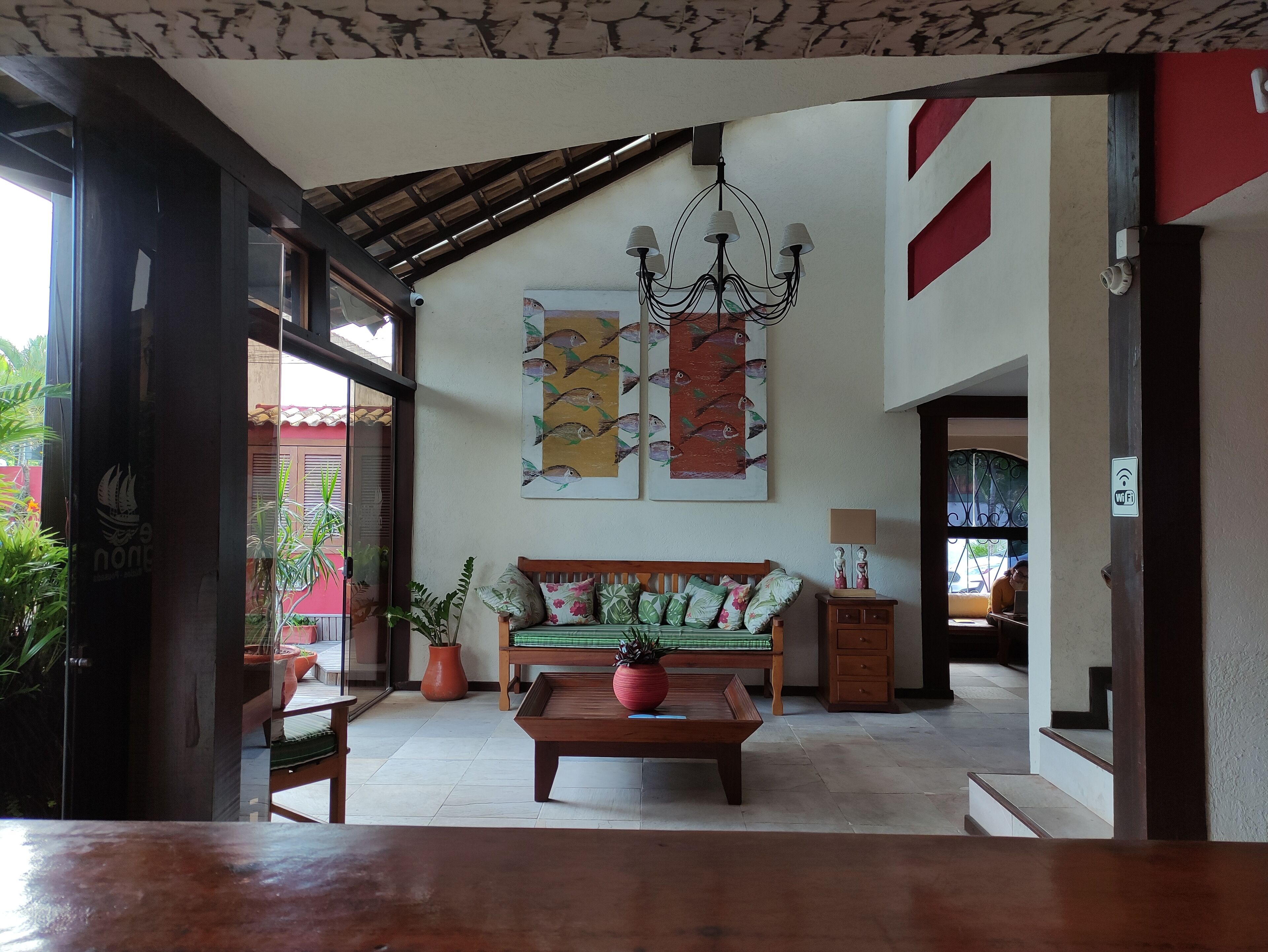 30 吋平面電視連衛星電視頻道、電視