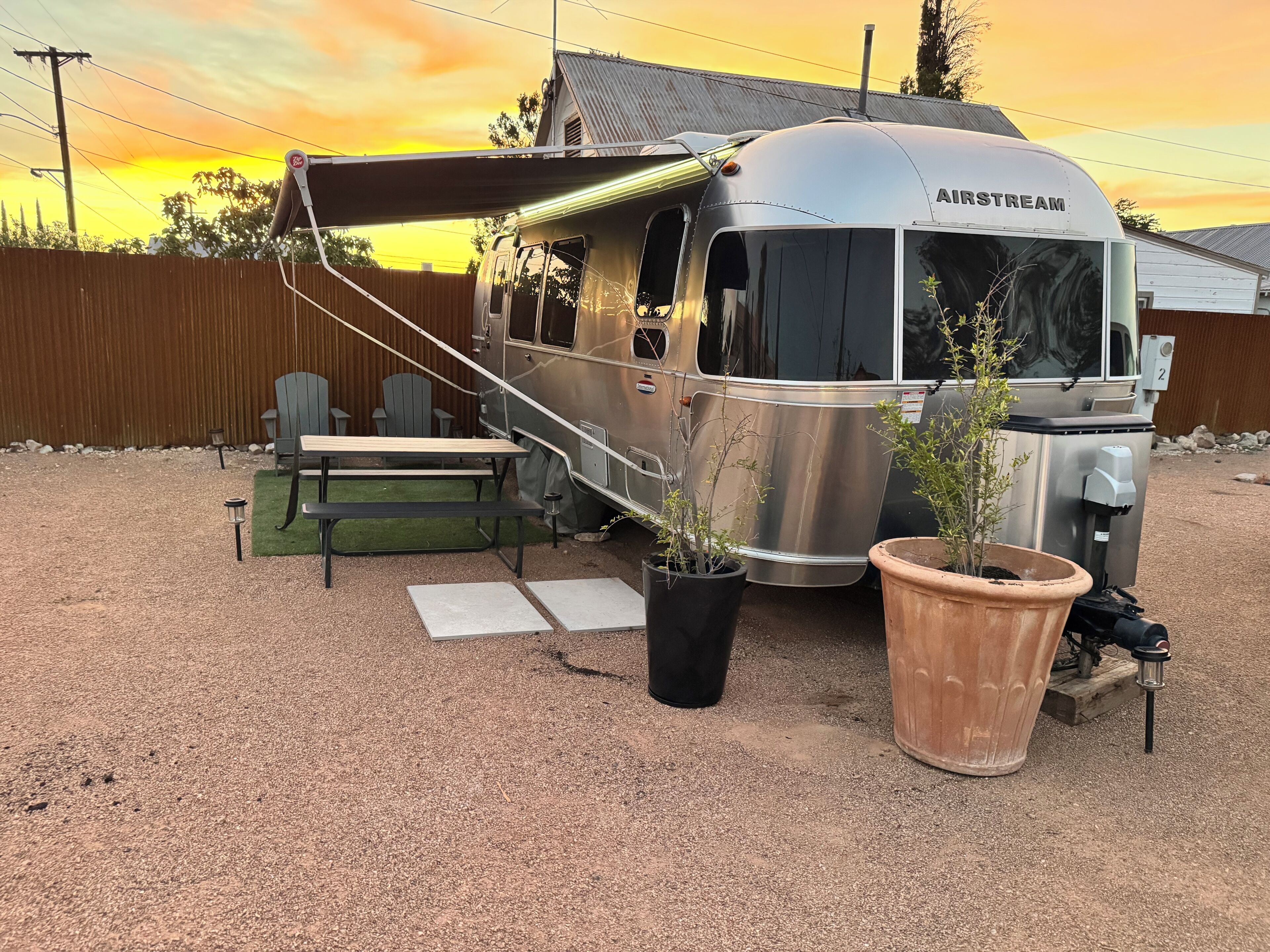 Deluxe-Chalet, 1 Queen-Bett | Hochwertige Bettwaren, Betten mit Memory-Foam-Matratzen