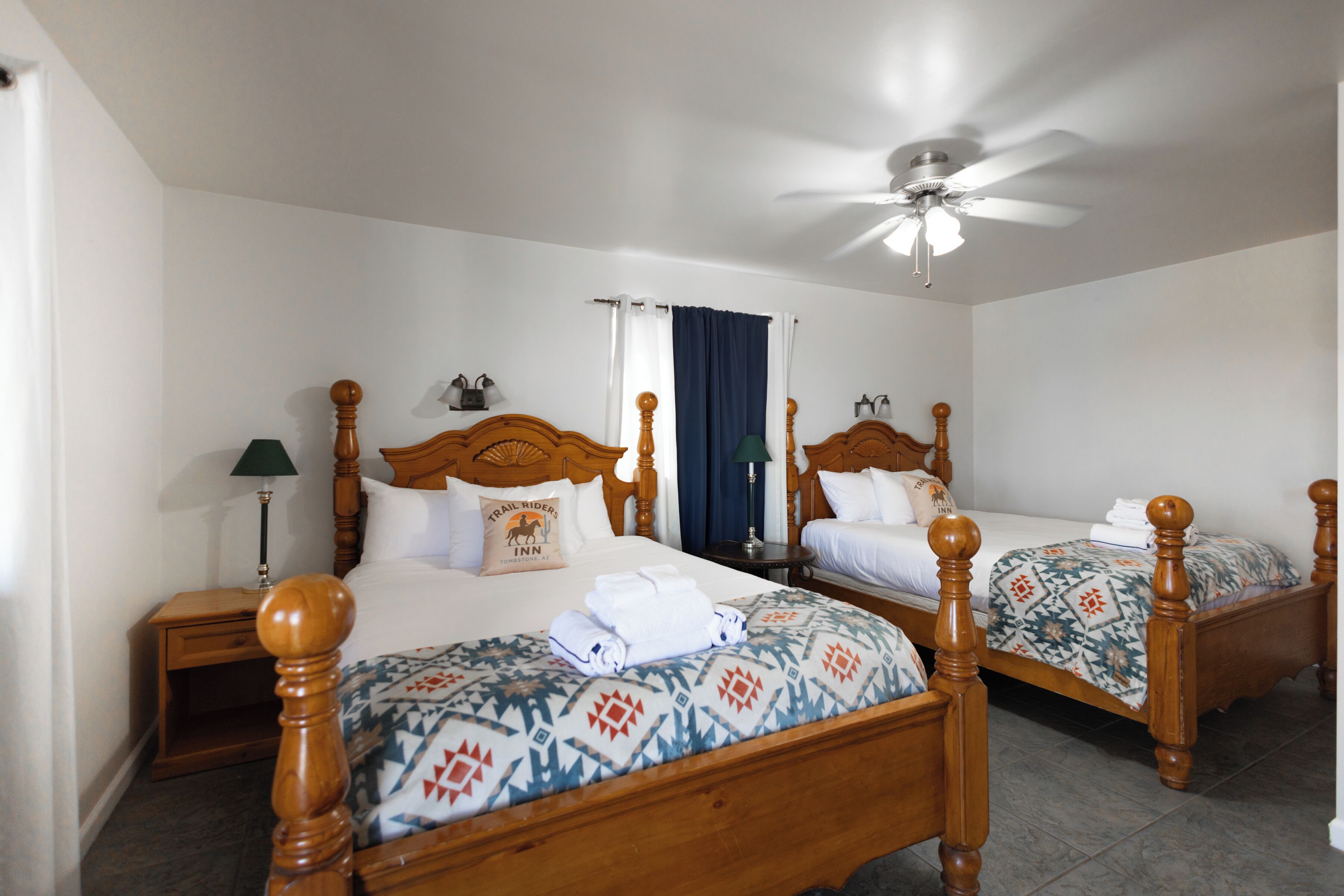 Habitación doble Deluxe | Ropa de cama de alta calidad y camas con efecto memoria 