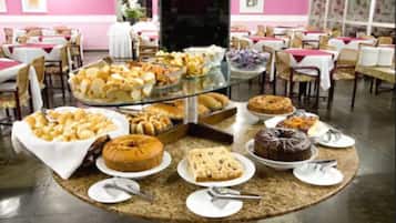 ๋งค์ผ ๋ทํ ๋ฌด๋ฃ ์์นจ ์์ฌ ํฌํจ