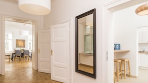 Unclassified image, 3 of 41, button - De Luxe Suite Staatsoper by Welcome2Vienna (Vienna)