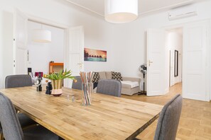 Deluxe Apartment, 2 Bedrooms - De Luxe Suite Staatsoper by Welcome2Vienna (Vienna)