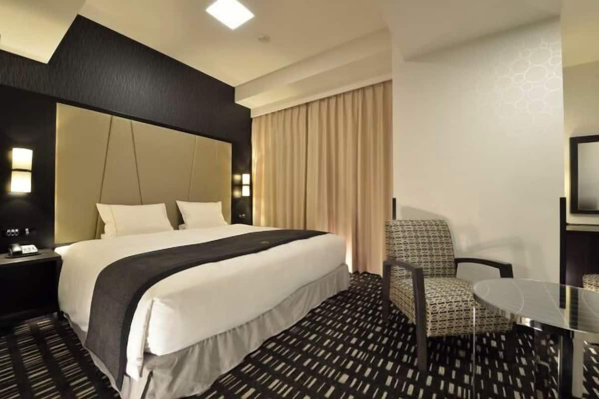 1 bedroom, down comforters, in-room safe, laptop workspace