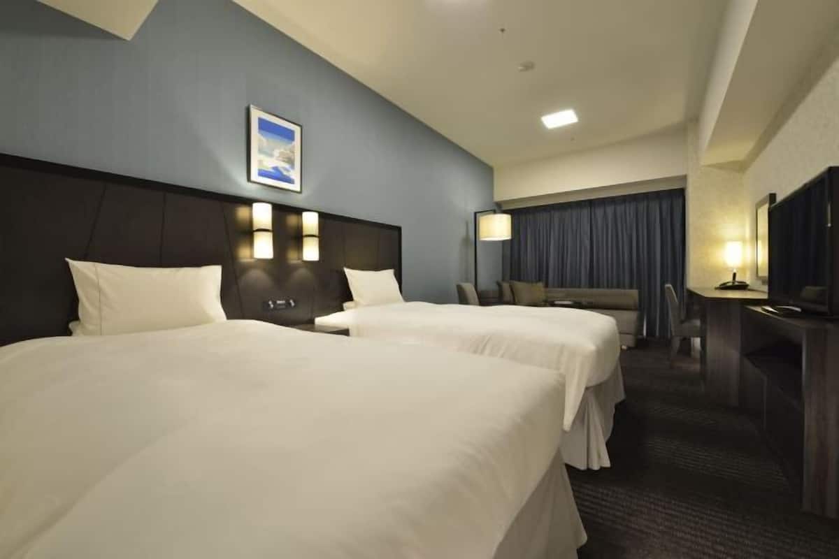 1 bedroom, down comforters, in-room safe, laptop workspace