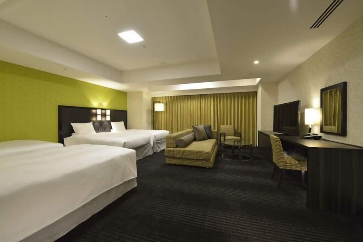 1 bedroom, down comforters, in-room safe, laptop workspace