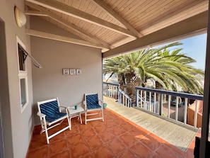 Family Room | Terrace/patio