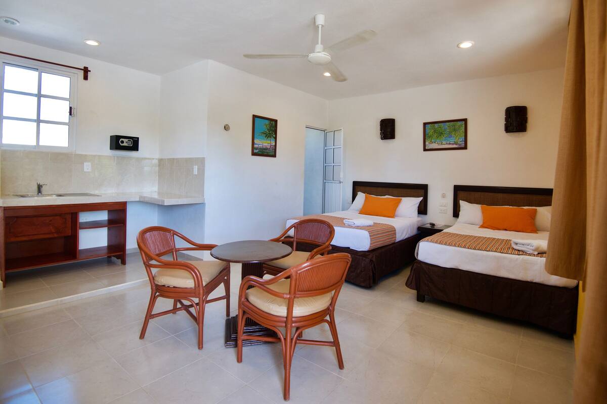 Deluxe Room | In-room safe