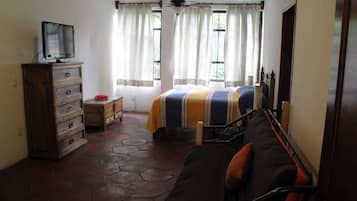 Suite Junior | Minibar, in-room safe, blackout drapes, free cribs/infant beds