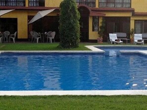 Outdoor pool - Hotel La Villa Real (Cuautla)