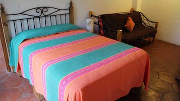 Minibar, caja de seguridad en la habitación y cortinas blackout