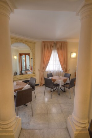 Free buffet breakfast