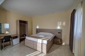 In-room safe, free WiFi