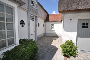 บริเวณภายนอก