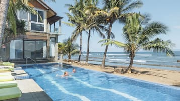 2 outdoor pools, sun loungers
