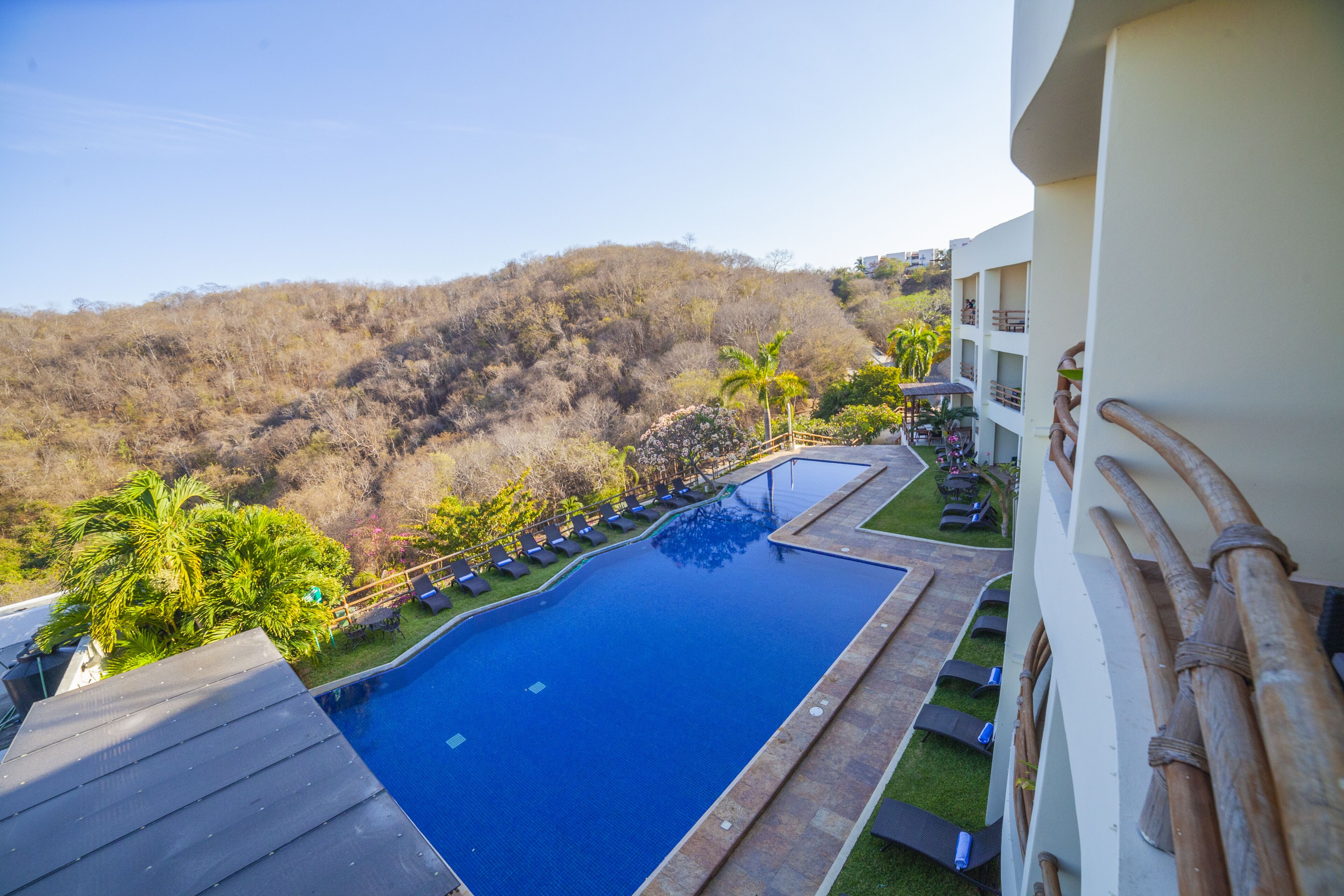 40-inch lcd tv with satellite channels, tv