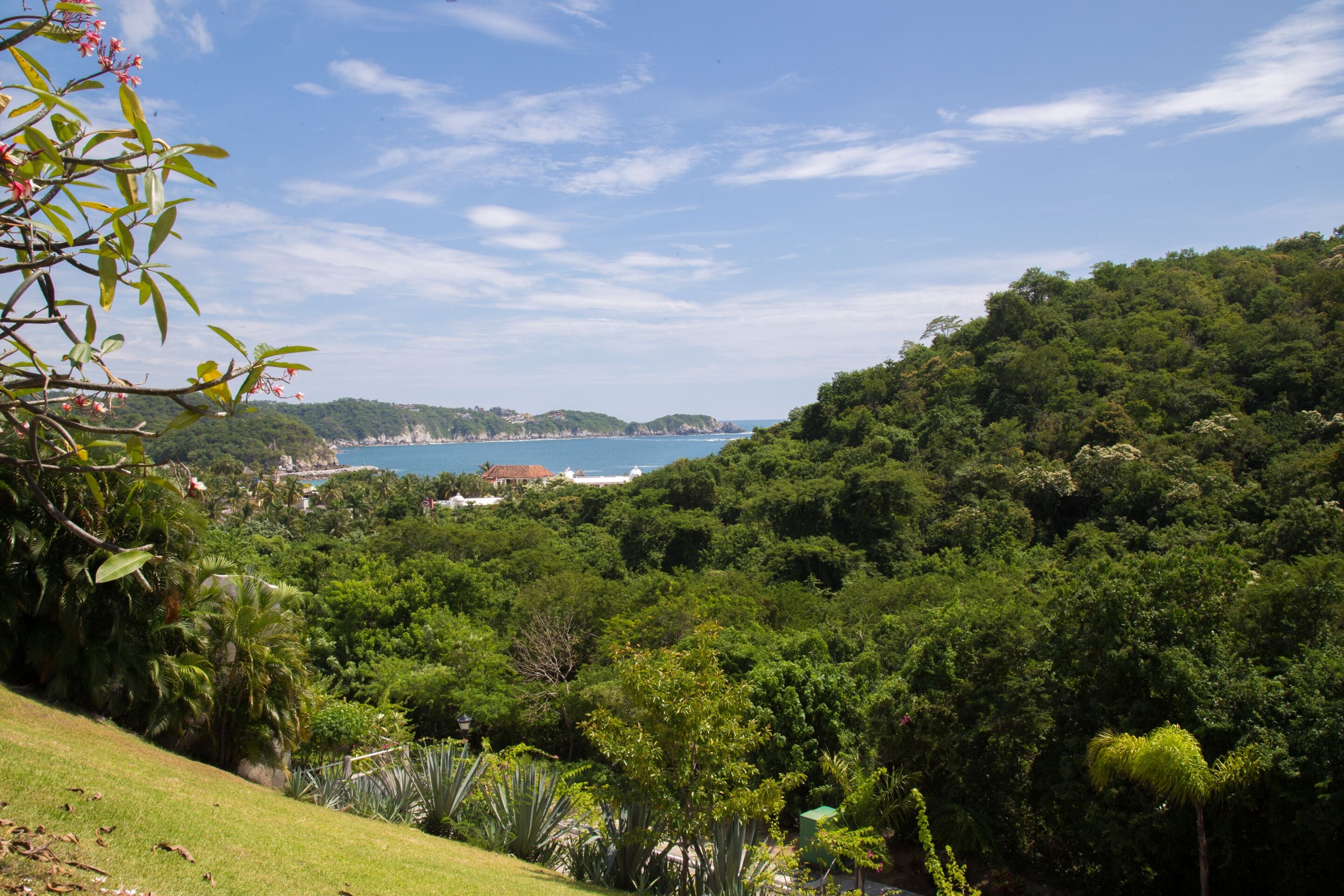 40-inch lcd tv with satellite channels, tv