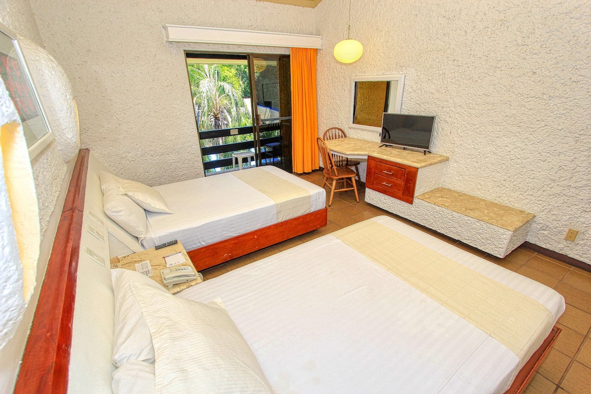 superior double room | 1 bedroom, premium bedding, in-room safe, desk