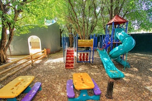 Children’s play area – outdoor
