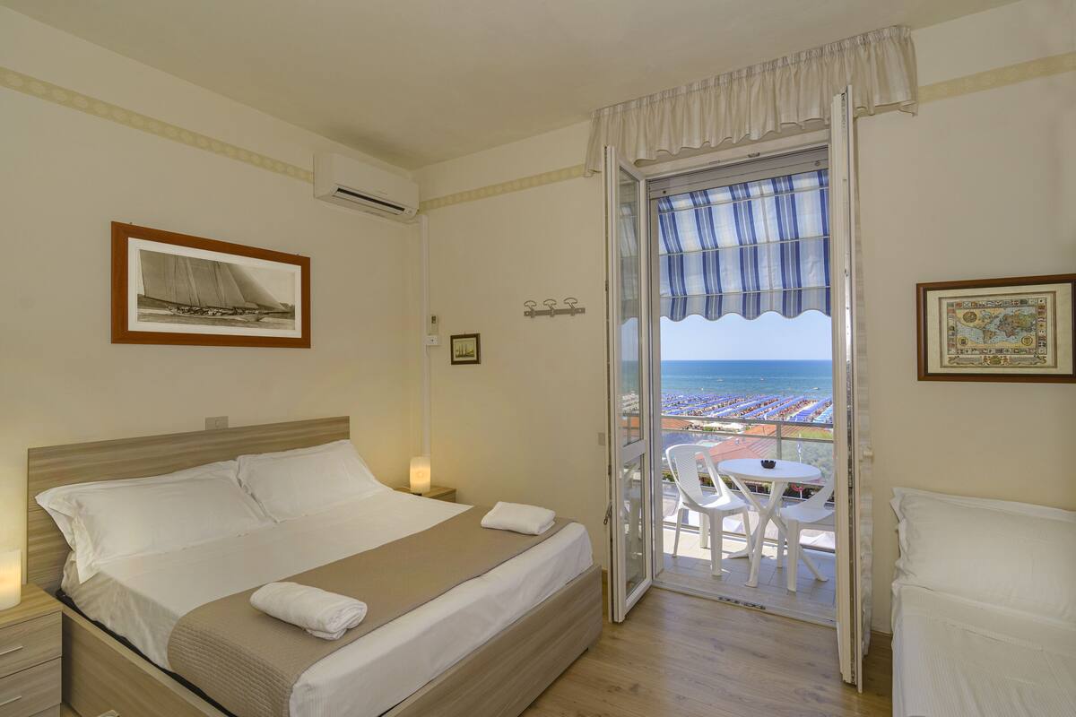 Camera tripla, balcone, vista mare | Utsikt fra rommet