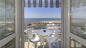 Camera Quadrupla, balcone, vista mare | 部屋からの景観