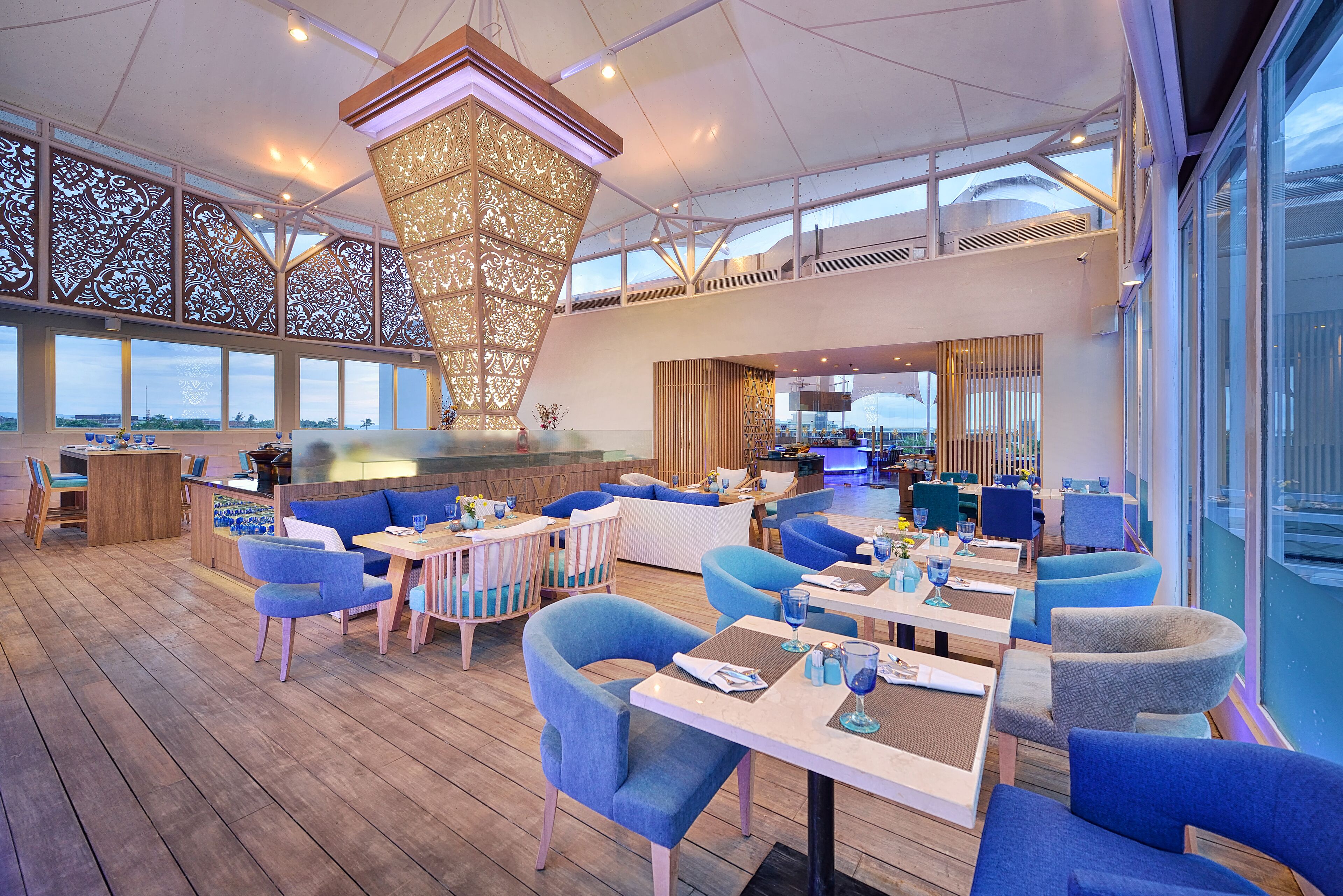 international cuisine, pool views