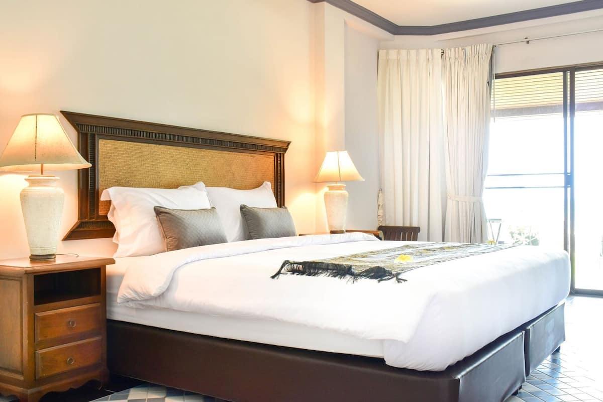 In-room safe, rollaway beds, free WiFi