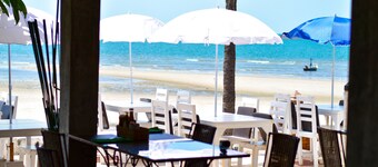 Sea Memories White Sand Beach Hotel