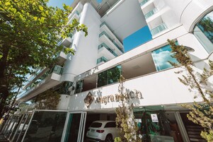 Fachada de la propiedad