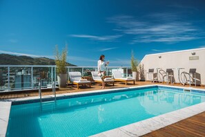 Poolbar