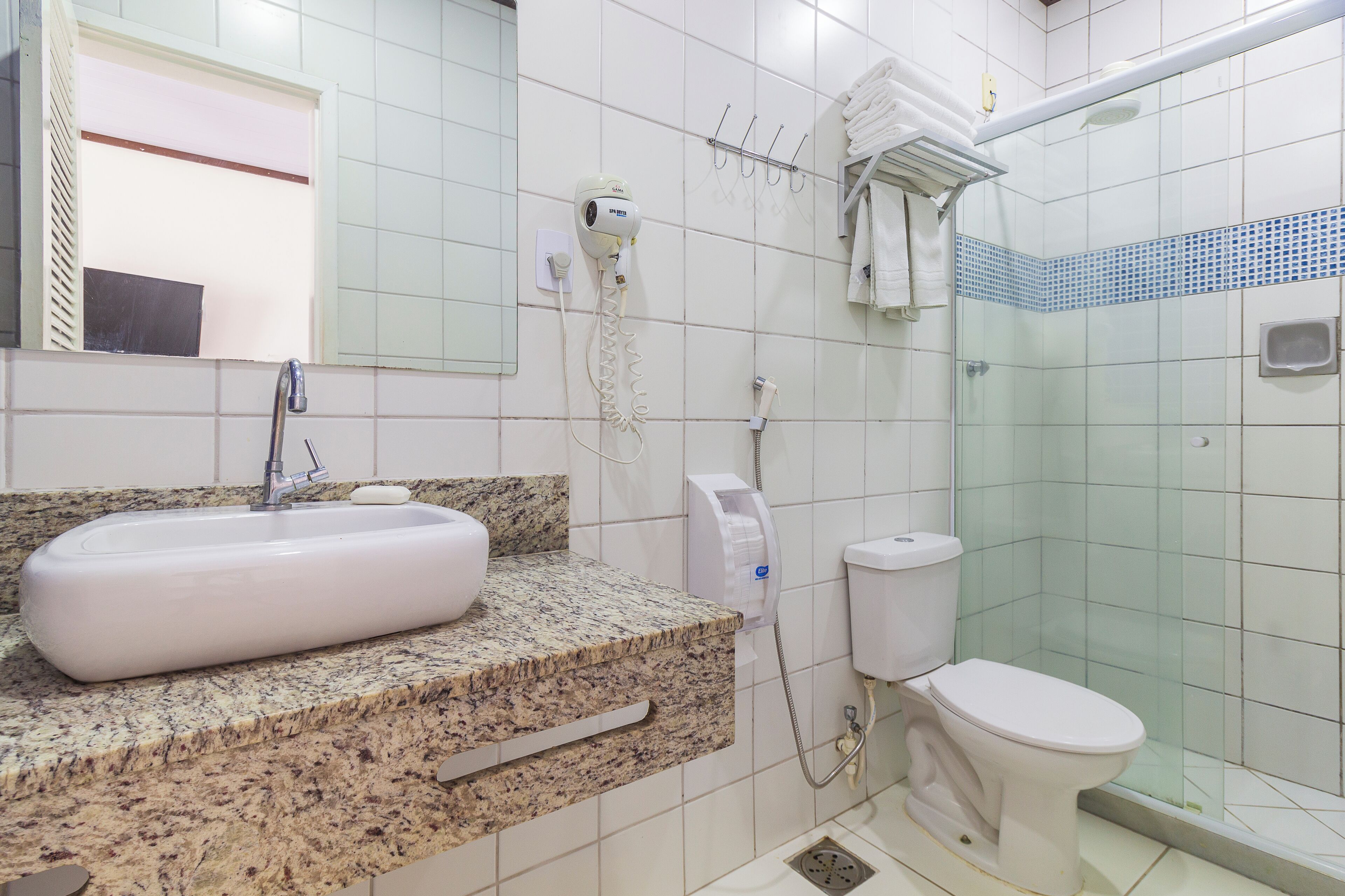 standard quadruple room | bathroom | free toiletries, hair dryer, towels