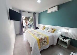 Double Room, Sea View | In-room safe, iron/ironing board, free WiFi, bed sheets - Pousada Daleste (Angra dos Reis)
