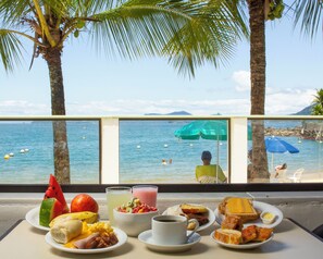 Café da manhã com buffet todos os dias (BRL 15.00 por pessoa) 