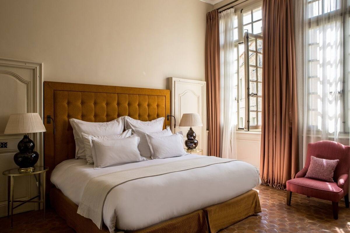 Suite XL | Premium bedding, minibar, in-room safe, soundproofing