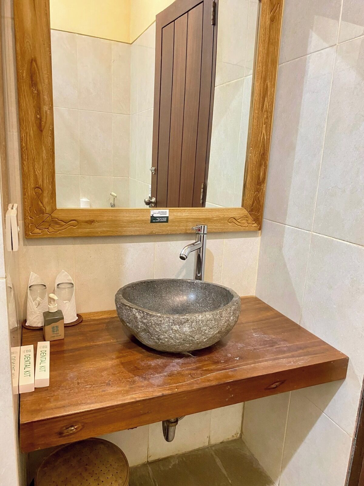 deluxe room, garden view | bathroom sink