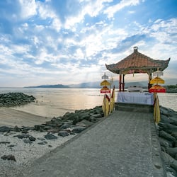 On the beach, white sand, snorkelling, fishing