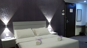 Minibar, in-room safe, desk, blackout curtains - Muar Traders Hotel (Muar)