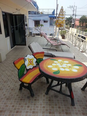 Sundeck - The Donkey's Rest (Hua Hin)