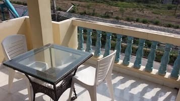 Soundproofing, free cots/infant beds, rollaway beds, free WiFi