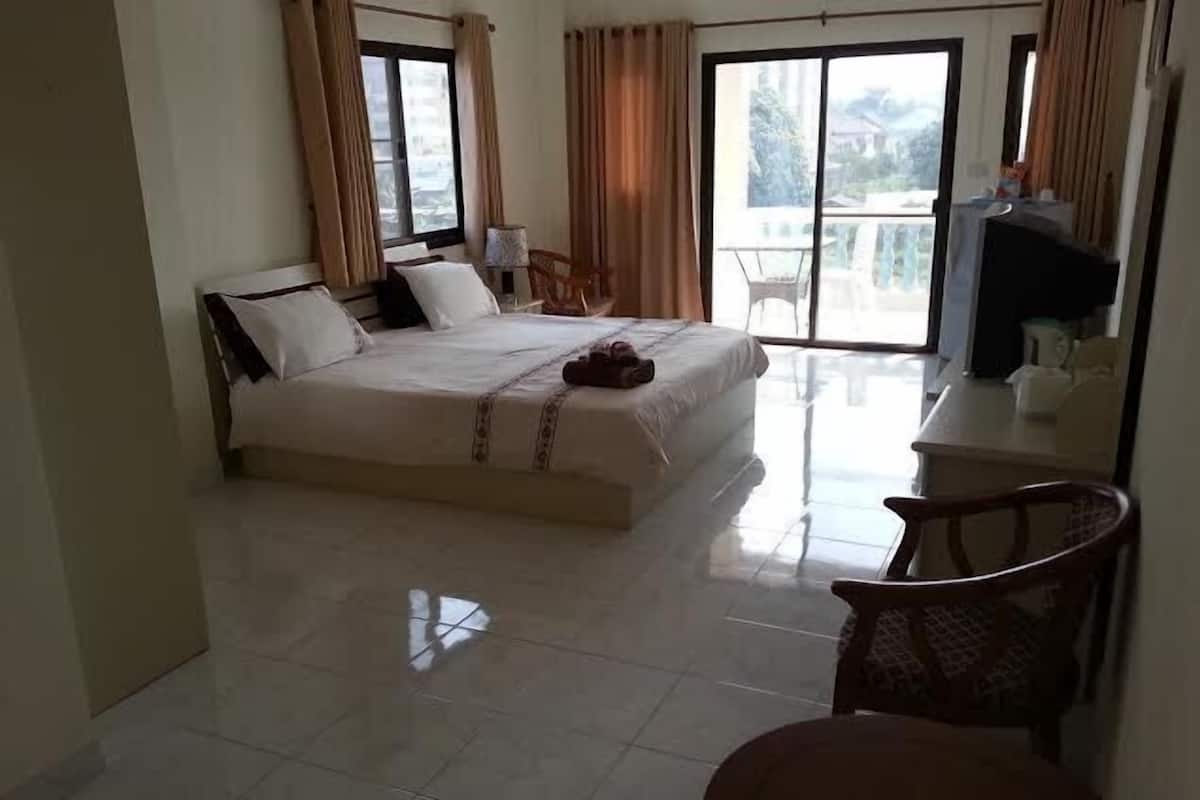 Superior Double Room | Soundproofing, free cribs/infant beds, rollaway beds, free WiFi