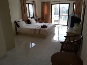 Superior Double Room | Soundproofing, free cribs/infant beds, rollaway beds, free WiFi - The Donkey's Rest (Hua Hin)