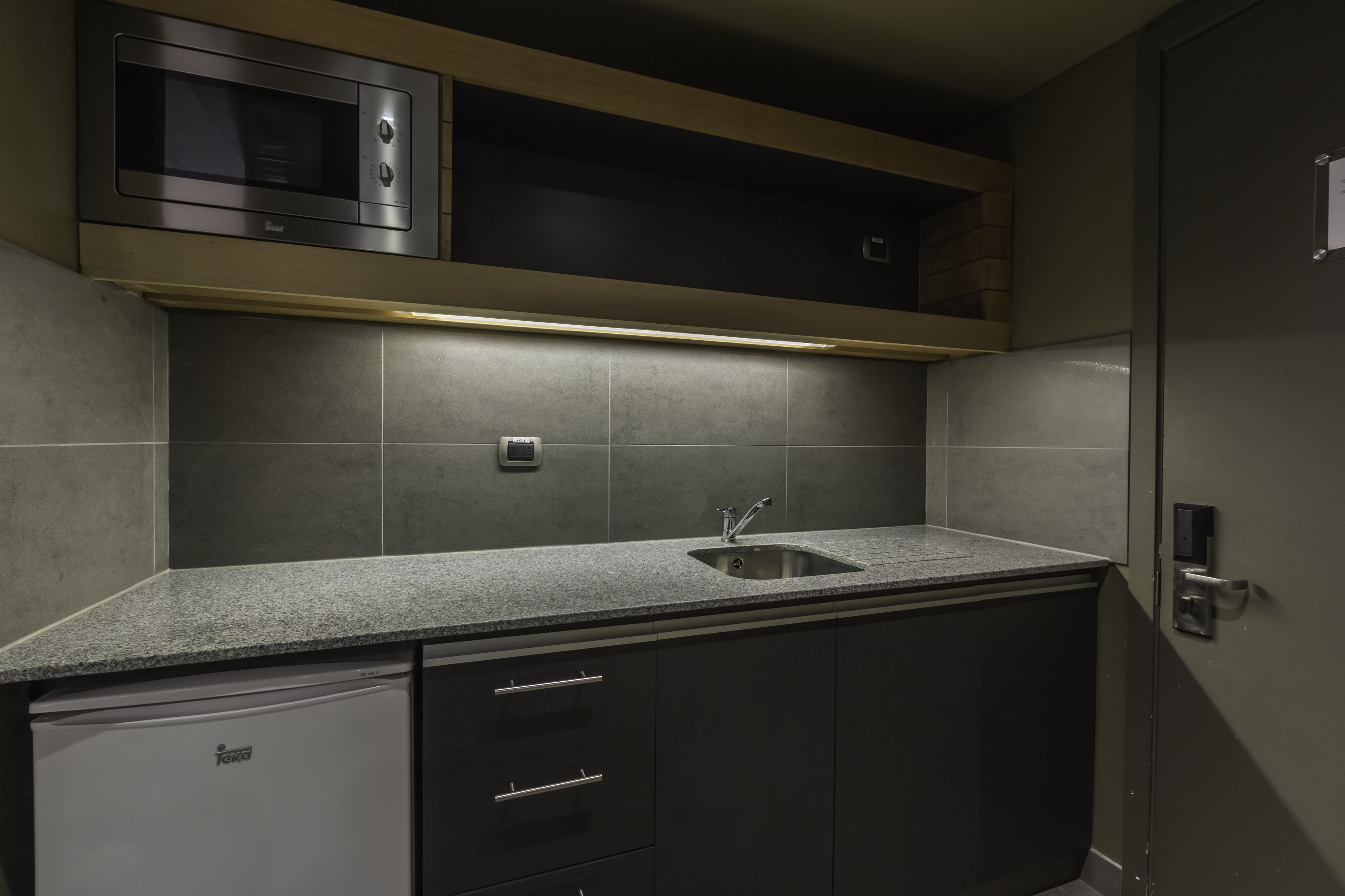 studio | private kitchenette